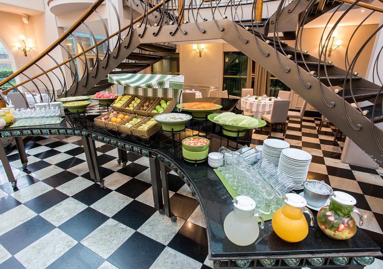 Gran Estanplaza Berrini Hotel Sao Paulo Bagian luar foto Breakfast buffet at a hotel