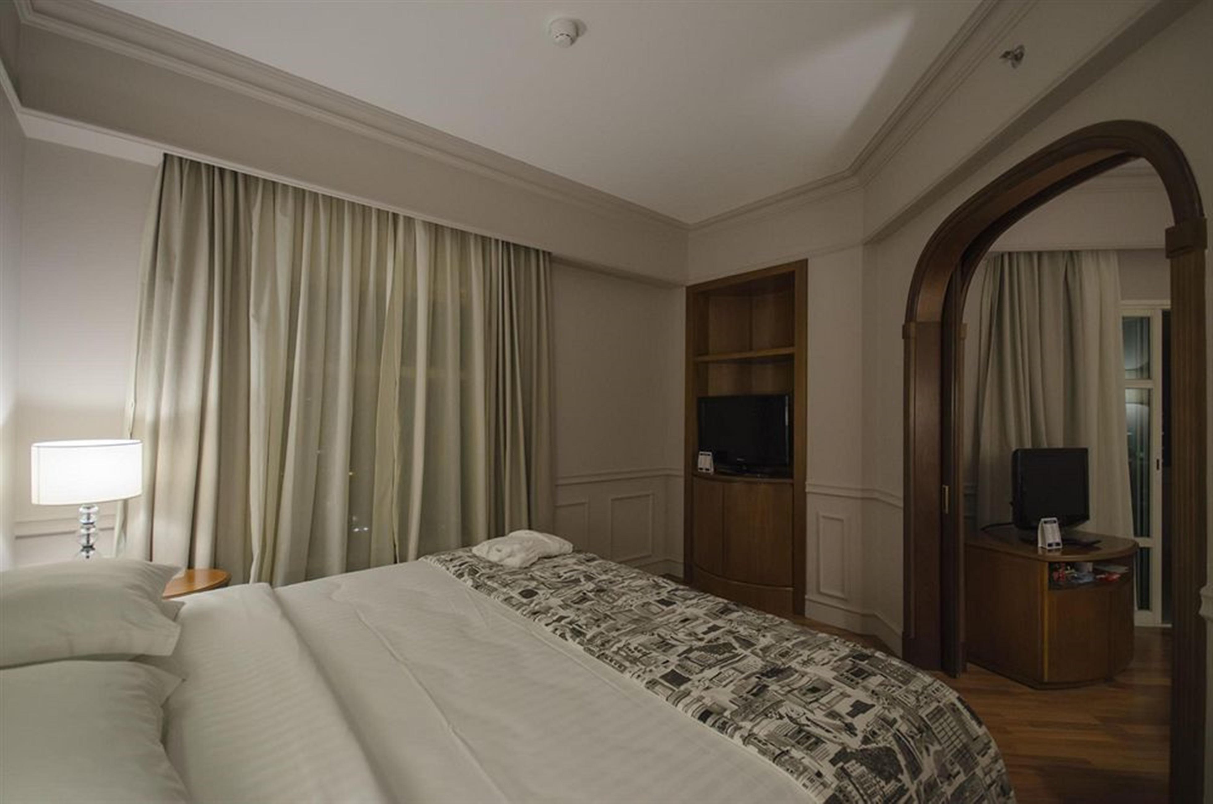 Gran Estanplaza Berrini Hotel Sao Paulo Bagian luar foto A bedroom at the hotel