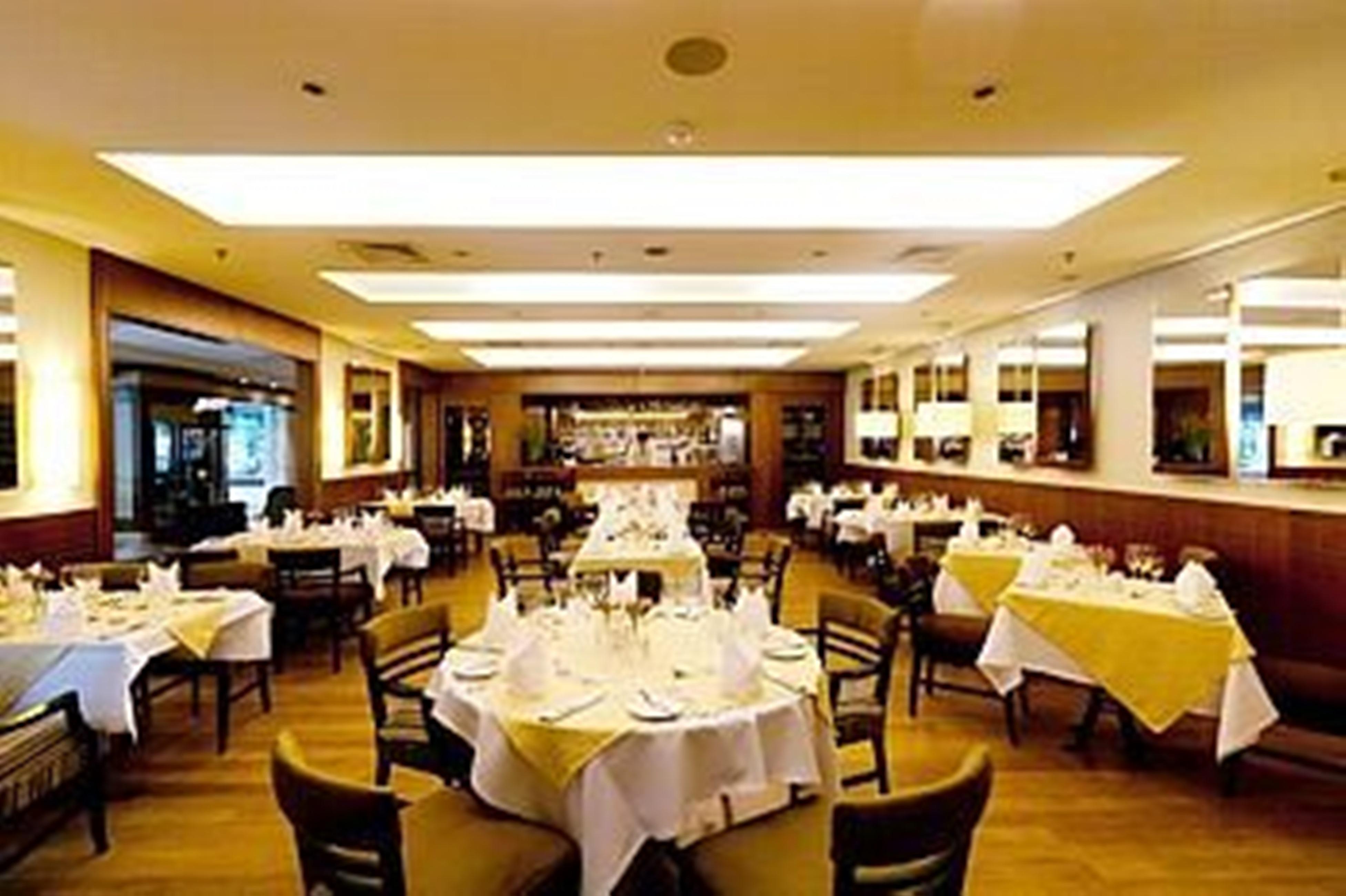 Gran Estanplaza Berrini Hotel Sao Paulo Bagian luar foto The interior of the restaurant